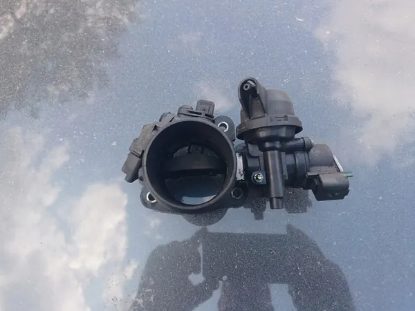 Magneti Marelli Drosselklappe 2.0 TDCI image 2