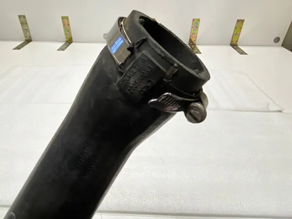 Renault Intercooler-Schlauch OEM 8200560053 Gebraucht image 3