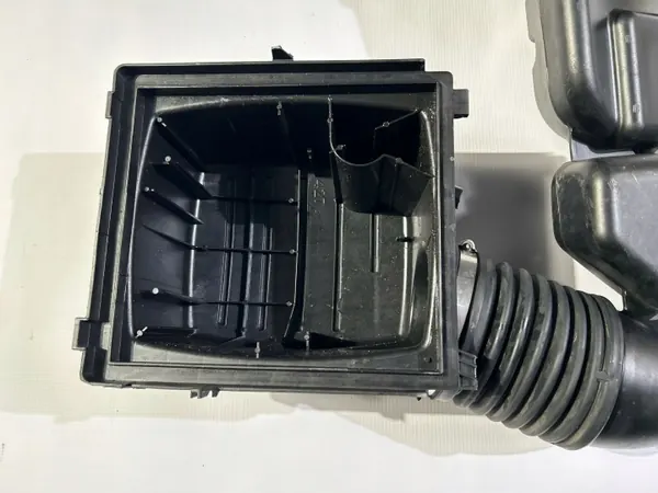 Dodge OE Luftfiltergehäuse & Resonatorrohr 3.6L image 10