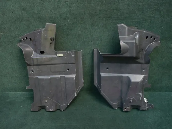 Attaches de cache radiateur DG43-F01990-AC Aston Martin DB9 image 2