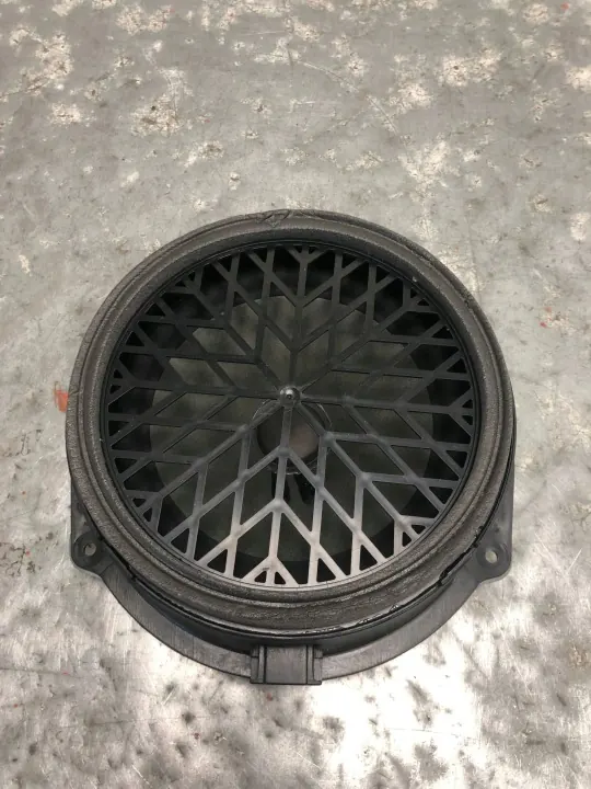 Audi Q5 takaoven kaiutin OEM 8R0035411A image 2