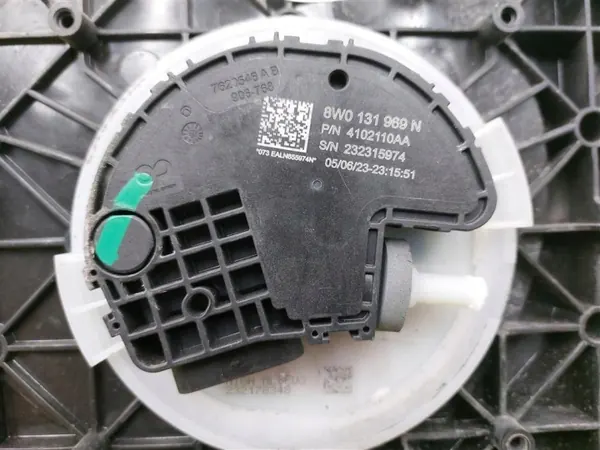 Tanque AdBlue OEM 4067403AL para Audi A4 B9 2.0 TDI image 4