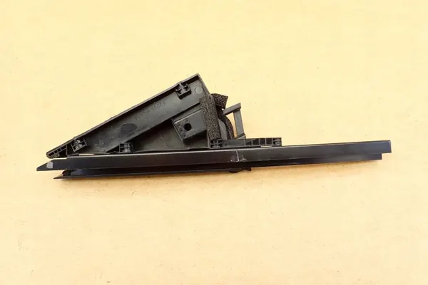 Nissan OE 822356RA0A Linke Hintertür-Abdeckleiste image 5