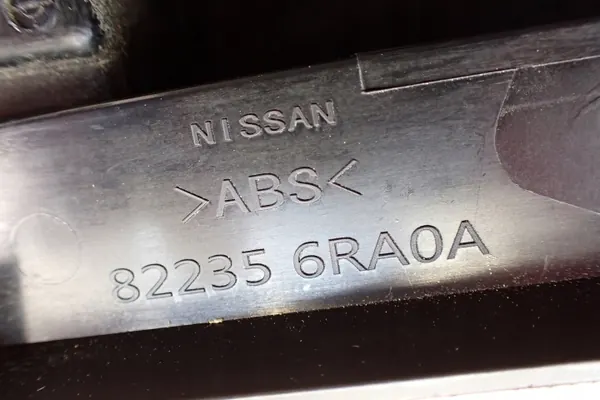 Nissan OE 822356RA0A Linke Hintertür-Abdeckleiste image 6