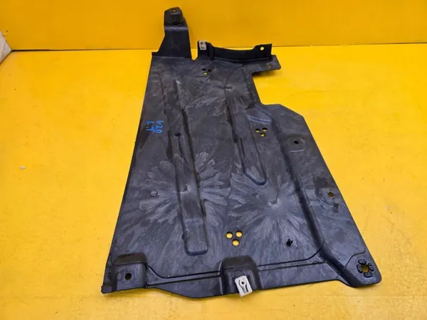 BMW 4 G22 Cobertura Inferior Traseira Esquerda OEM 7435565 image 3