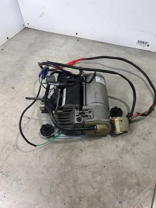 BMW X5 E53 Rear Air Suspension Compressor image 1