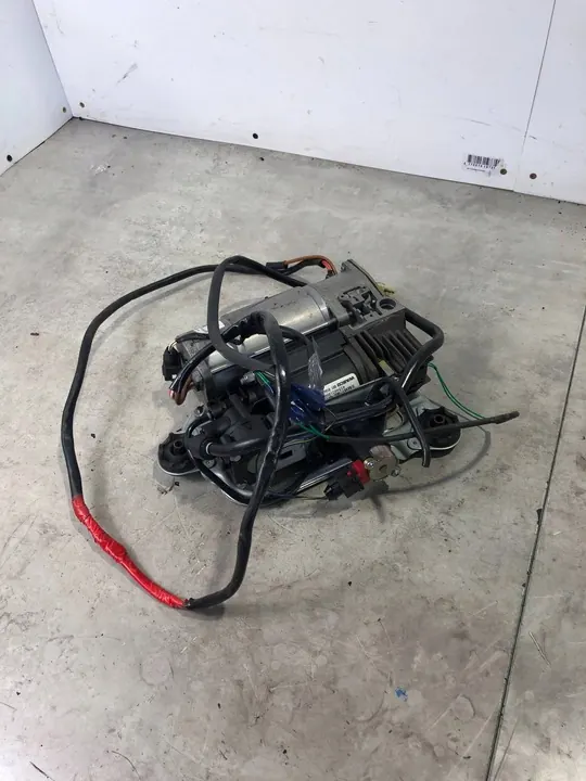 BMW X5 E53 Rear Air Suspension Compressor image 2