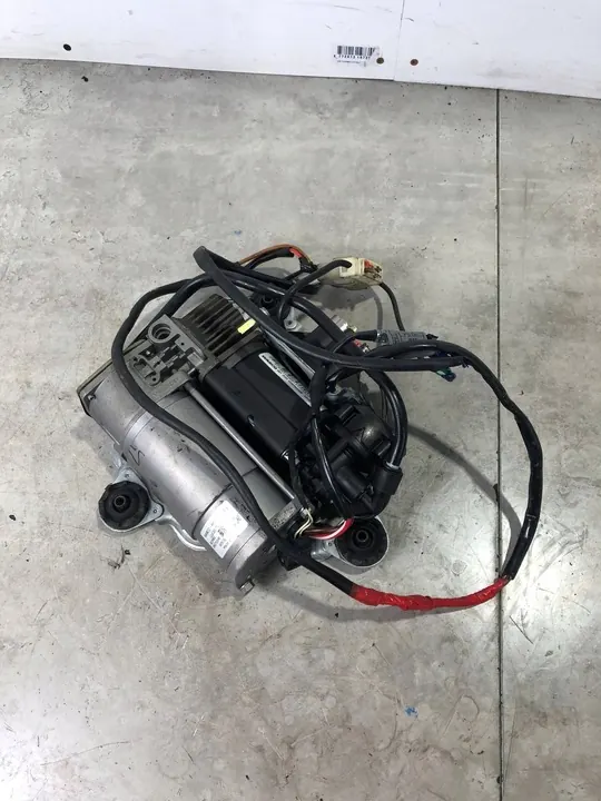 BMW X5 E53 Rear Air Suspension Compressor image 7
