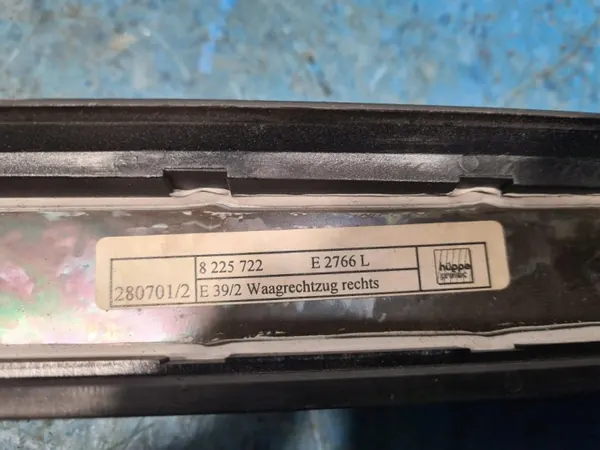 Rouleau Porte Arrière Droit BMW 5 E39 Touring OEM 8225722 image 6