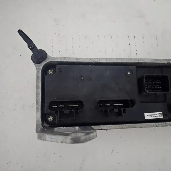 Módulo de controlo Tesla Model S Plaid 2022 OEM 1588205-05-C image 6