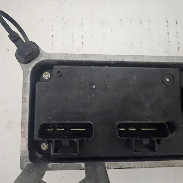 Módulo de controlo Tesla Model S Plaid 2022 OEM 1588205-05-C image 8