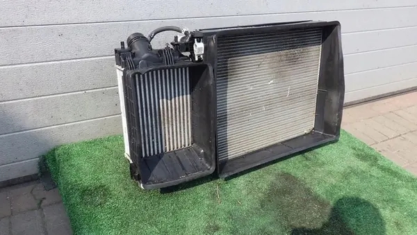 Conjunto de radiadores Renault Megane IV image 2