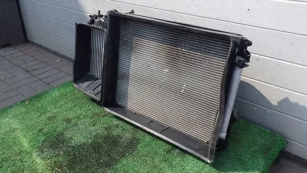 Conjunto de radiadores Renault Megane IV image 3