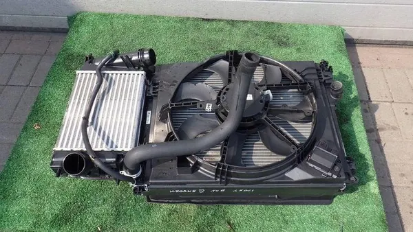 Conjunto de radiadores Renault Megane IV image 5