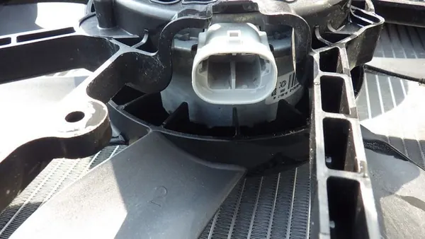 Conjunto de radiadores Renault Megane IV image 8