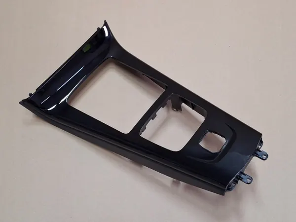 Mercedes A-klasse W177 middenconsole frame OEM A1776801201 image 2