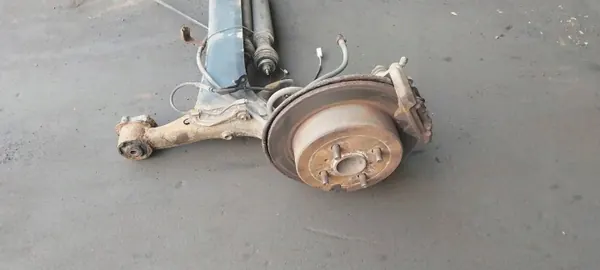 Viga do eixo traseiro OEM com discos ABS para Toyota Yaris I image 5