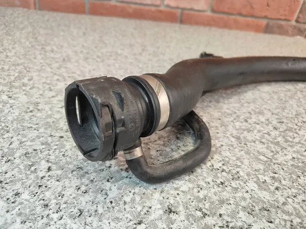 BMW E60 E61 E63 E64 Jäähdytysnesteputki 3.0D 535D M57 image 5