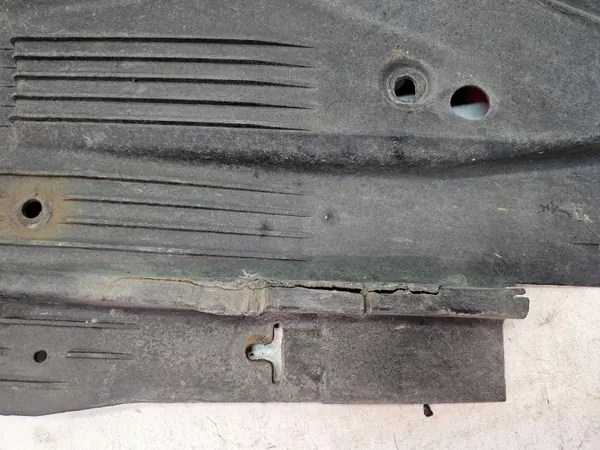 Protector Inferior Audi A5 8T Cabrio OEM 8F0825215B image 7