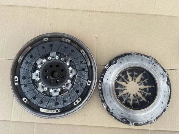 Volante de Dupla Massa + Embreagem Renault Scenic III 1.5DCI OE: 123002685R image 3