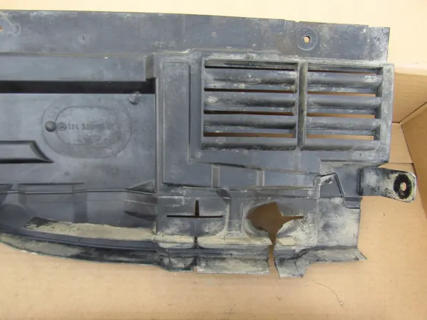OEM 1245241730/1245241830 Motorzijdeksel voor Mercedes W124 image 3