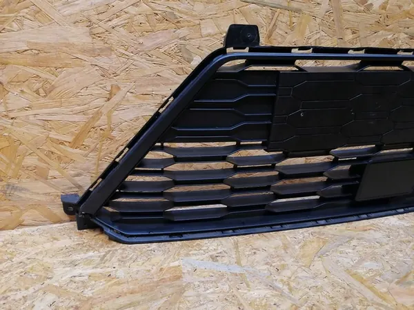 Griglia centrale paraurti anteriore SEAT Arona 6F9 2017- image 2