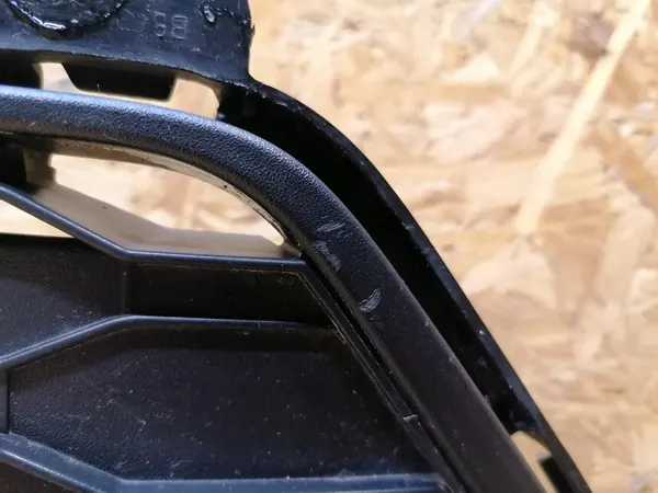 Griglia centrale paraurti anteriore SEAT Arona 6F9 2017- image 4