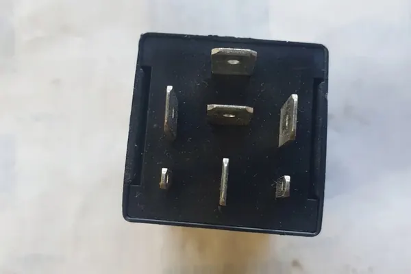 Relä SKODA SUPERB I 1.9L diesel 2004 image 4