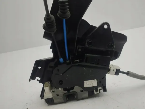 Vänster dörrlås Mercedes-Benz C W204 2009 image 2