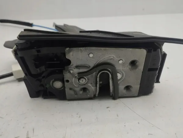 Vänster dörrlås Mercedes-Benz C W204 2009 image 3