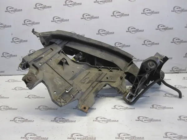 AUDI A4 B8 IV Deslizamento do Farol Frontal Esquerdo 8K0805607A image 2