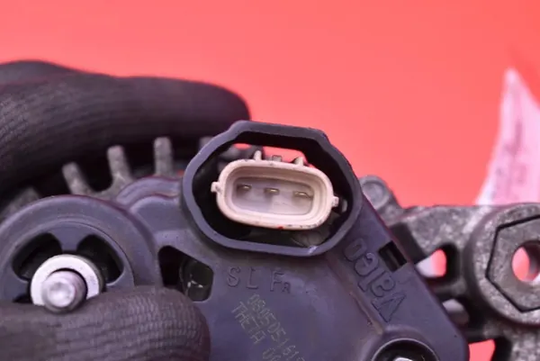 Vaihtovirtageneraattori KIA CARENS 3 2.0 16V 37300-25201 image 8