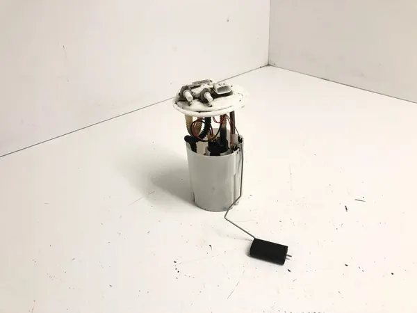 Bomba de combustível Opel Vivaro 2016 no tanque OEM 172027392R image 2