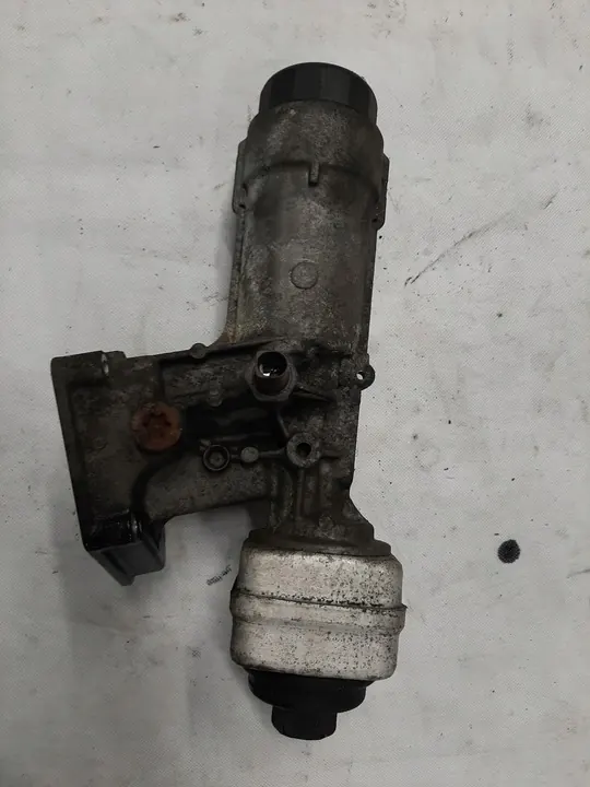 GOLF IV A4 B6 1.9 TDI Olje Filterhus 038115389C image 4