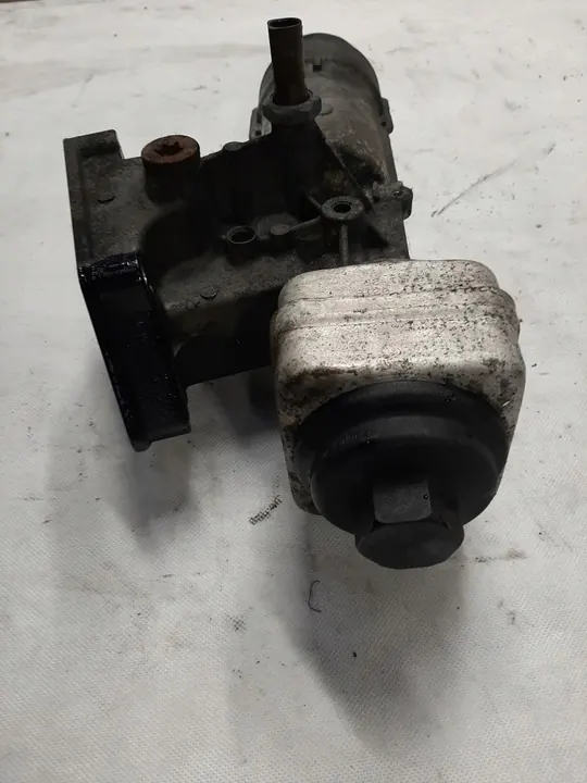 GOLF IV A4 B6 1.9 TDI Olje Filterhus 038115389C image 5