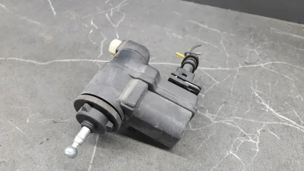 Scheinwerfermotor Lancia Ypsilon OEM 37120692a image 6