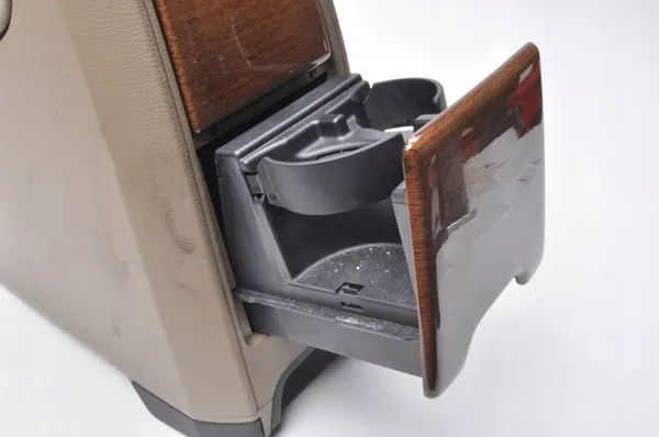 Volvo XC90 Mittelkonsole Armlehne OEM 228117 Leder image 5