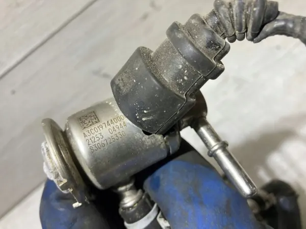 Renault AdBlue-injektor OEM 8306725330 - Begagnad image 3
