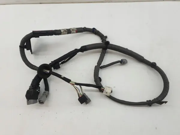 Toyota AdBlue Johdotus OEM 82169-J1 Käytetty image 2