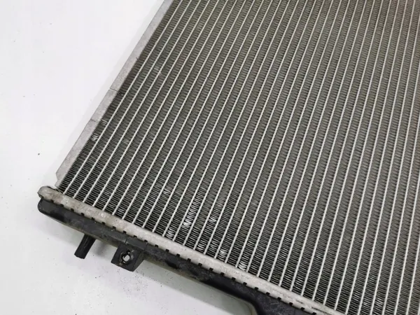 Radiateur d'eau Mazda CX-7 2008 OEM 2016W49 image 7