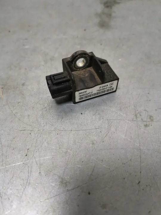 Sensor airbag Honda CR-V OEM FBZ14319 Usado image 2