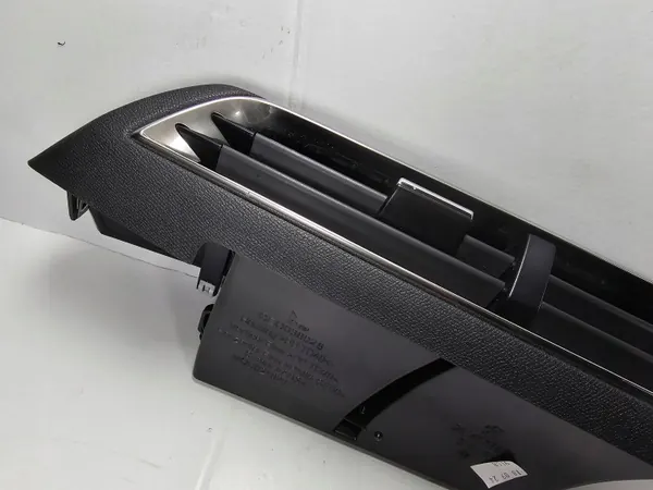 Peugeot 5008 II mitt ventilationsgallret OEM 9810172180 image 4