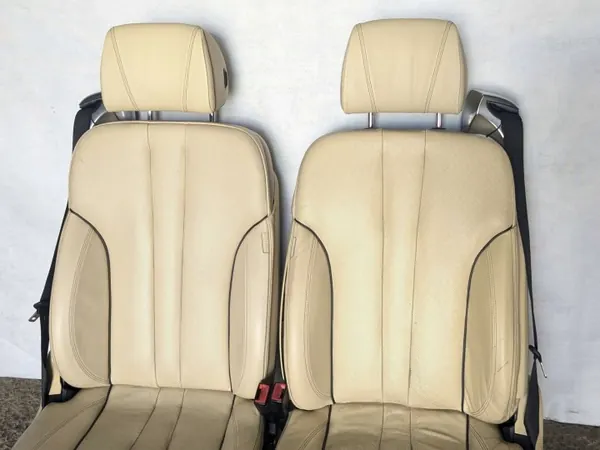 Conjunto Interior BMW VOLLLEDERAUSST - Bancos & Consola image 3