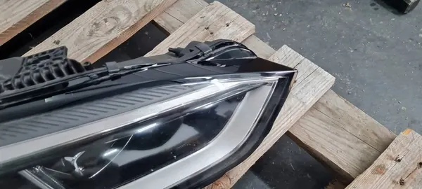 A5 8W S5 Faro LED Derecho OEM 8W6941034F image 2