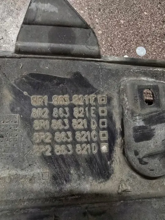 Audi Q5 8R Motoröverdrag Komplett 8R1863821E image 4