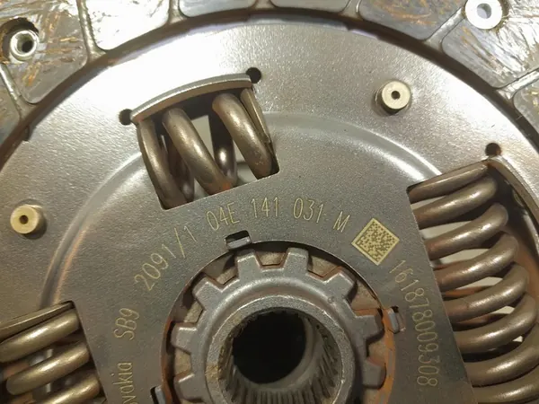 SEAT LEON IV 1.5 TSI Conjunto de embreagem de volante bimassa 05E105266B image 5