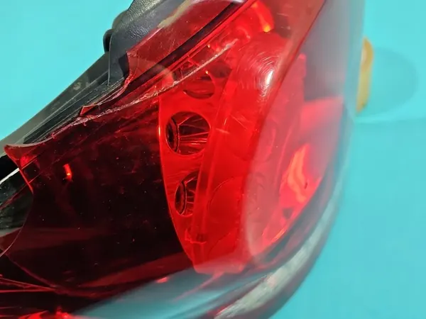 Luz trasera izquierda de aleta Fiat Freemont - OEM 68078481AD image 7