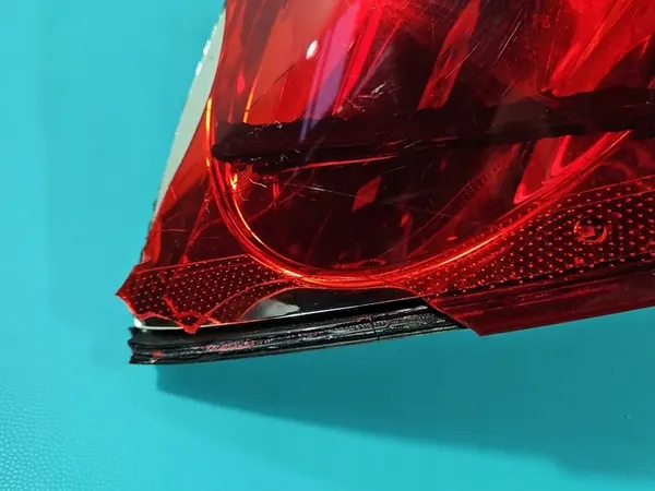 Luz trasera izquierda de aleta Fiat Freemont - OEM 68078481AD image 9