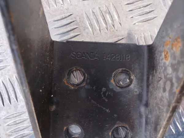 Soporte de amortiguador Scania OEM 1428118 image 4