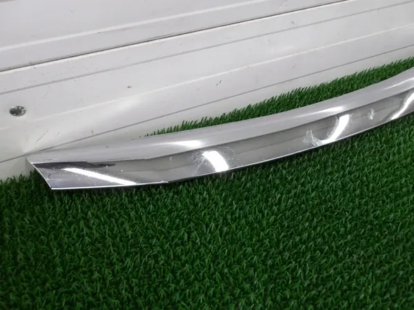 DACIA SANDERO I 08-12 Front Grille Trim Chrome OE image 2